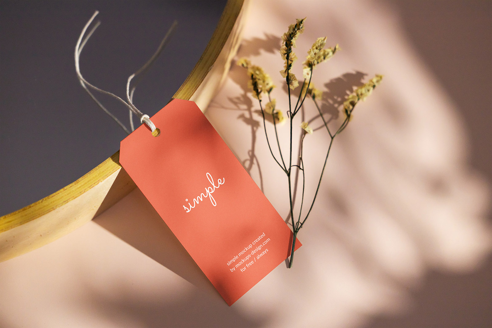 Label tag with the mirror mockup