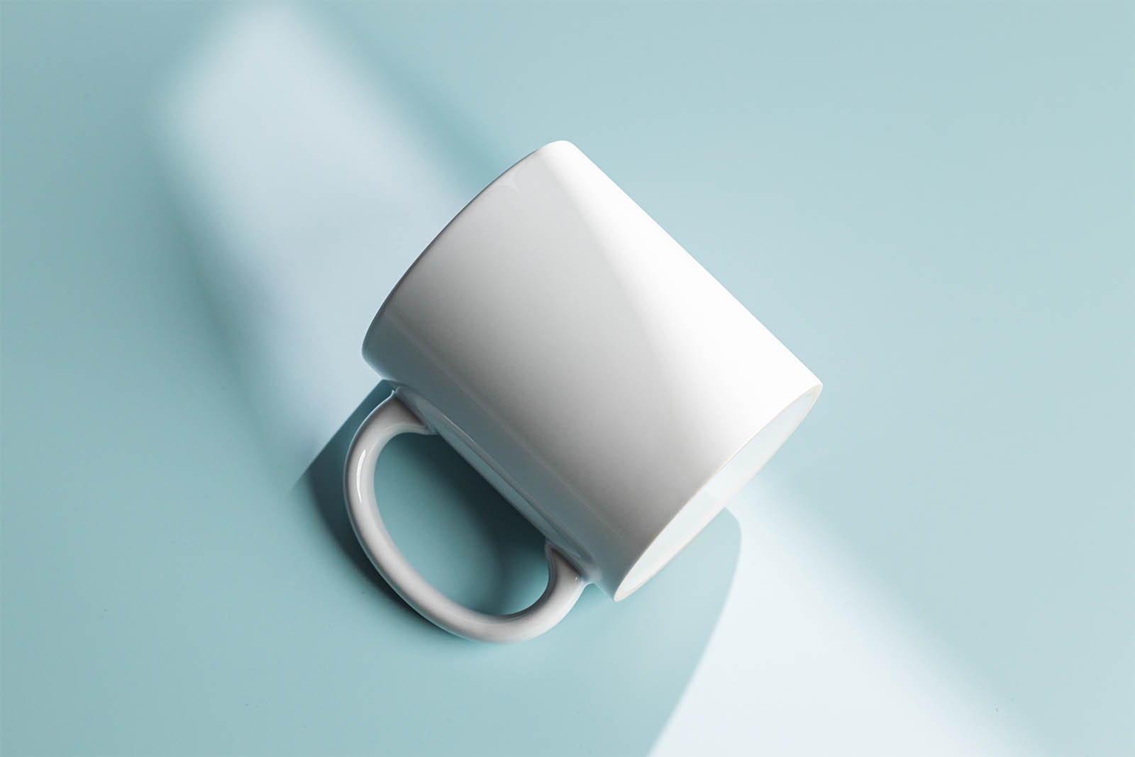 Lying mug mockup